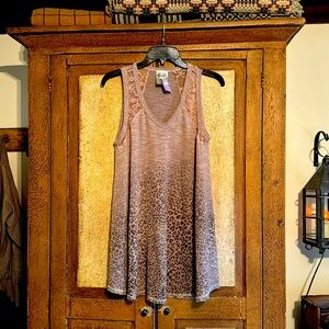 Vocal - Brand new knit top size medium